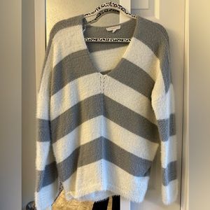 Reborn V-Neck sweater